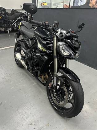 TRIUMPH STREET TRIPLE 765 RS 